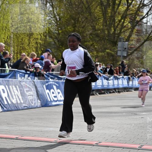 12.04.2026 - 45. Internationalen Wilhelmsburger Insellauf J. Mangold http://msf.ph/oto/9524655 12.04.2026 14:52:05 Ziel 520, 350, 892, 490, 114, 341 meine-sportfotos.de