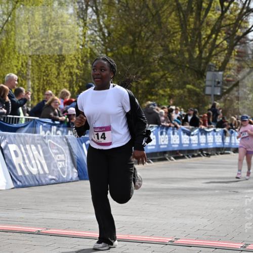12.04.2026 - 45. Internationalen Wilhelmsburger Insellauf J. Mangold http://msf.ph/oto/9524657 12.04.2026 14:52:05 Ziel 520, 350, 892, 490, 114, 341 meine-sportfotos.de