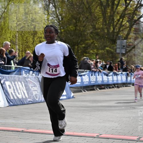 12.04.2026 - 45. Internationalen Wilhelmsburger Insellauf J. Mangold http://msf.ph/oto/9524658 12.04.2026 14:52:05 Ziel 520, 350, 892, 490, 114, 341 meine-sportfotos.de