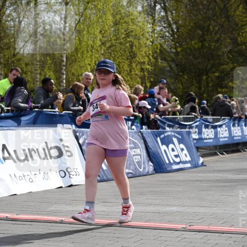 12.04.2026 - 45. Internationalen Wilhelmsburger Insellauf J. Mangold http://msf.ph/oto/9524667 12.04.2026 14:52:09 Ziel 341 meine-sportfotos.de