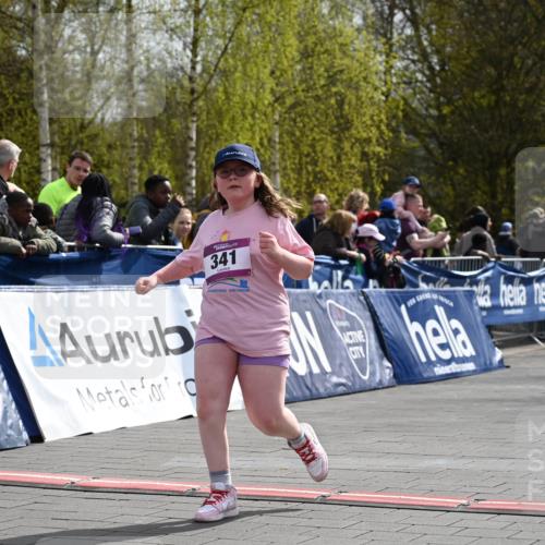 12.04.2026 - 45. Internationalen Wilhelmsburger Insellauf J. Mangold http://msf.ph/oto/9524669 12.04.2026 14:52:09 Ziel 341 meine-sportfotos.de