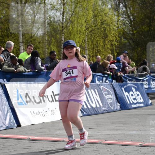 12.04.2026 - 45. Internationalen Wilhelmsburger Insellauf J. Mangold http://msf.ph/oto/9524670 12.04.2026 14:52:09 Ziel 341 meine-sportfotos.de