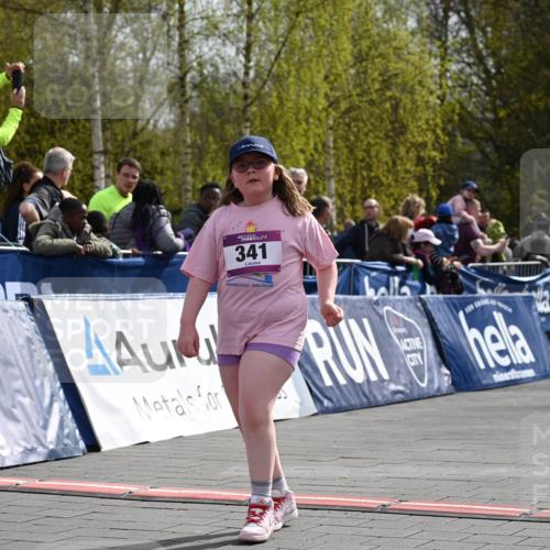 12.04.2026 - 45. Internationalen Wilhelmsburger Insellauf J. Mangold http://msf.ph/oto/9524671 12.04.2026 14:52:09 Ziel 341 meine-sportfotos.de