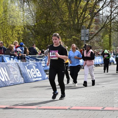 12.04.2026 - 45. Internationalen Wilhelmsburger Insellauf J. Mangold http://msf.ph/oto/9524681 12.04.2026 14:52:17 Ziel 349, 581 meine-sportfotos.de