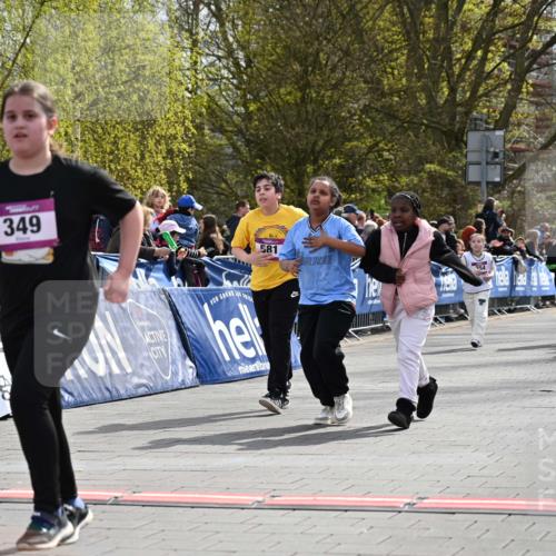 12.04.2026 - 45. Internationalen Wilhelmsburger Insellauf J. Mangold http://msf.ph/oto/9524687 12.04.2026 14:52:19 Ziel 349, 581 meine-sportfotos.de