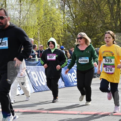 12.04.2026 - 45. Internationalen Wilhelmsburger Insellauf J. Mangold http://msf.ph/oto/9524699 12.04.2026 14:52:25 Ziel 570, 354, 507, 498 meine-sportfotos.de