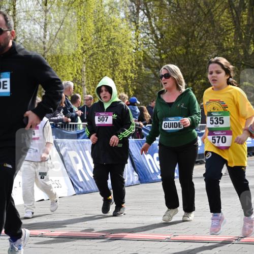 12.04.2026 - 45. Internationalen Wilhelmsburger Insellauf J. Mangold http://msf.ph/oto/9524700 12.04.2026 14:52:25 Ziel 570, 354, 507, 498 meine-sportfotos.de