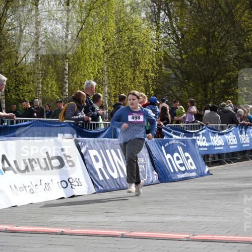12.04.2026 - 45. Internationalen Wilhelmsburger Insellauf J. Mangold http://msf.ph/oto/9524708 12.04.2026 14:52:27 Ziel 570, 354, 507, 498 meine-sportfotos.de