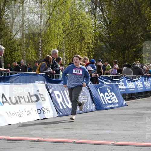 12.04.2026 - 45. Internationalen Wilhelmsburger Insellauf J. Mangold http://msf.ph/oto/9524709 12.04.2026 14:52:28 Ziel 570, 354, 507, 498 meine-sportfotos.de