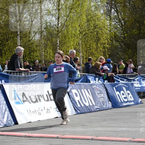 12.04.2026 - 45. Internationalen Wilhelmsburger Insellauf J. Mangold http://msf.ph/oto/9524713 12.04.2026 14:52:28 Ziel 570, 354, 507, 498 meine-sportfotos.de