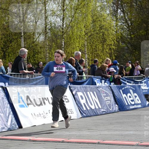 12.04.2026 - 45. Internationalen Wilhelmsburger Insellauf J. Mangold http://msf.ph/oto/9524714 12.04.2026 14:52:28 Ziel 570, 354, 507, 498 meine-sportfotos.de