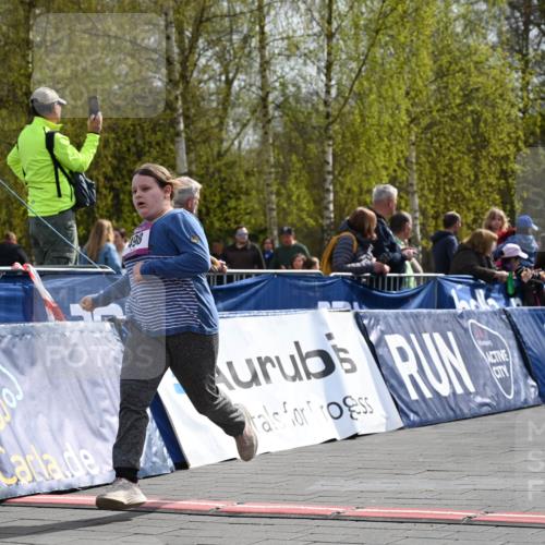 12.04.2026 - 45. Internationalen Wilhelmsburger Insellauf J. Mangold http://msf.ph/oto/9524719 12.04.2026 14:52:29 Ziel 570, 354, 507, 498 meine-sportfotos.de