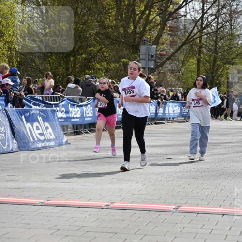 12.04.2026 - 45. Internationalen Wilhelmsburger Insellauf J. Mangold http://msf.ph/oto/9524724 12.04.2026 14:52:37 Ziel 1053, 546, 1803 meine-sportfotos.de