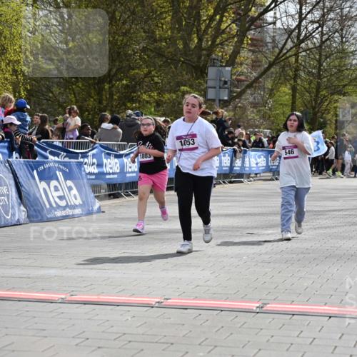 12.04.2026 - 45. Internationalen Wilhelmsburger Insellauf J. Mangold http://msf.ph/oto/9524725 12.04.2026 14:52:37 Ziel 1053, 546, 1803 meine-sportfotos.de