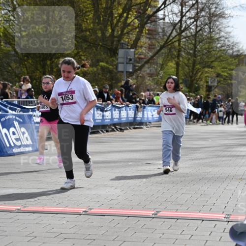 12.04.2026 - 45. Internationalen Wilhelmsburger Insellauf J. Mangold http://msf.ph/oto/9524728 12.04.2026 14:52:38 Ziel 1053, 546, 1803 meine-sportfotos.de