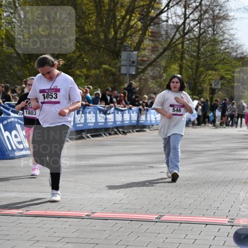 12.04.2026 - 45. Internationalen Wilhelmsburger Insellauf J. Mangold http://msf.ph/oto/9524732 12.04.2026 14:52:38 Ziel 1053, 546, 1803 meine-sportfotos.de