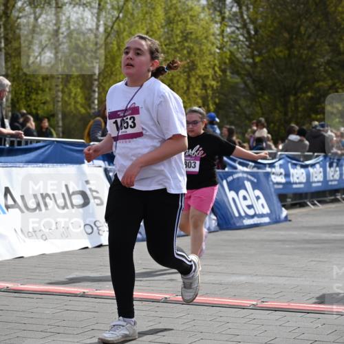 12.04.2026 - 45. Internationalen Wilhelmsburger Insellauf J. Mangold http://msf.ph/oto/9524737 12.04.2026 14:52:39 Ziel 1053, 546, 1803 meine-sportfotos.de