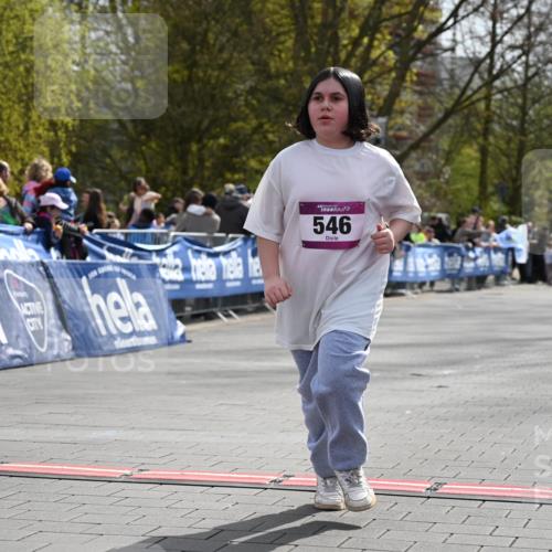 12.04.2026 - 45. Internationalen Wilhelmsburger Insellauf J. Mangold http://msf.ph/oto/9524740 12.04.2026 14:52:40 Ziel 1053, 546, 1803 meine-sportfotos.de