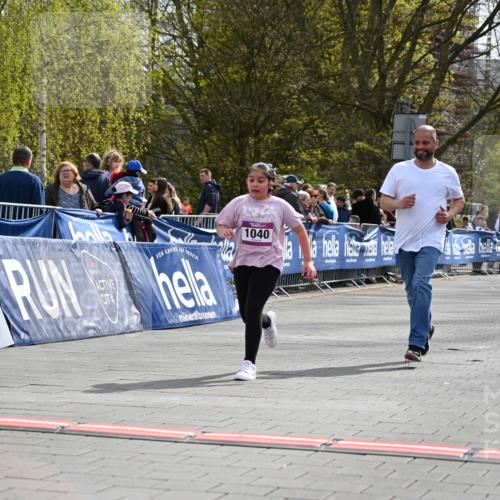 12.04.2026 - 45. Internationalen Wilhelmsburger Insellauf J. Mangold http://msf.ph/oto/9524753 12.04.2026 14:53:01 Ziel 1040, 509 meine-sportfotos.de