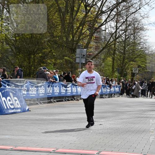 12.04.2026 - 45. Internationalen Wilhelmsburger Insellauf J. Mangold http://msf.ph/oto/9524768 12.04.2026 14:53:04 Ziel 1040, 509 meine-sportfotos.de