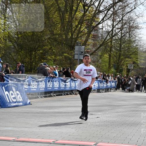 12.04.2026 - 45. Internationalen Wilhelmsburger Insellauf J. Mangold http://msf.ph/oto/9524769 12.04.2026 14:53:04 Ziel 1040, 509 meine-sportfotos.de