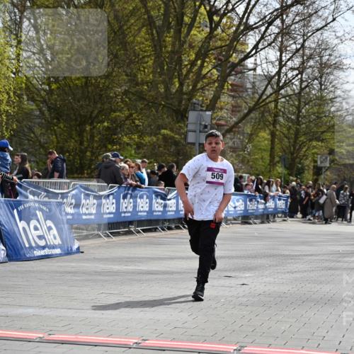 12.04.2026 - 45. Internationalen Wilhelmsburger Insellauf J. Mangold http://msf.ph/oto/9524770 12.04.2026 14:53:04 Ziel 1040, 509 meine-sportfotos.de