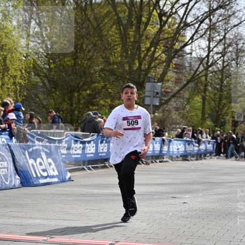 12.04.2026 - 45. Internationalen Wilhelmsburger Insellauf J. Mangold http://msf.ph/oto/9524776 12.04.2026 14:53:05 Ziel 1040, 509 meine-sportfotos.de