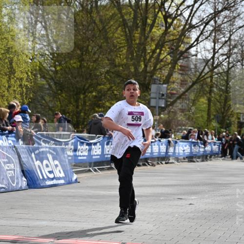 12.04.2026 - 45. Internationalen Wilhelmsburger Insellauf J. Mangold http://msf.ph/oto/9524777 12.04.2026 14:53:05 Ziel 1040, 509 meine-sportfotos.de
