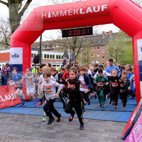 19.04.2026 - Hammer Lauf Tim E. http://msf.ph/oto/9525350 19.04.2026 09:20:29 Ziel 393, 394, 447, 448, 458, 462, 496, 497, 517, 586, 587, 594, 595, 598, 640, 644, 700, 708, 722, 769, 771, 787, 788, 840, 841, 874, 875, 897, 900, 904, 925, 926, 927, 961, 962, 965, 1014, 1039, 1040, 1052, 1055, 1060, 1065, 1078, 1086, 1087, 1139, 1155, 1156, 1172, 1173, 1191, 1192, 1195, 1197, 1199, 1213, 1222, 1223, 1237, 1238, 1240, 1241, 1242, 1245, 1257, 1272, 1287, 1306 meine-sportfotos.de