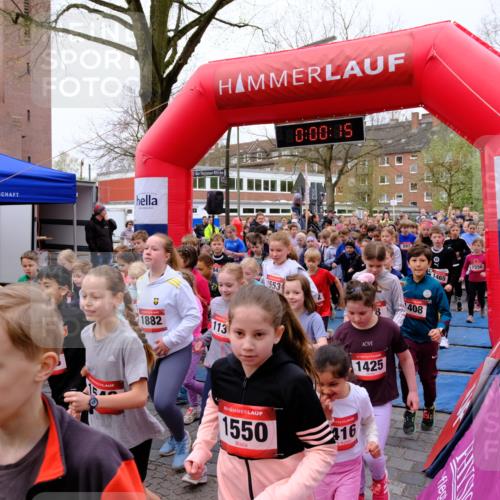 19.04.2026 - Hammer Lauf Tim E. http://msf.ph/oto/9525480 19.04.2026 09:20:44 Ziel 379, 419, 457, 460, 476, 495, 527, 547, 550, 553, 597, 686, 768, 776, 795, 818, 845, 853, 884, 886, 887, 894, 899, 911, 917, 970, 998, 1005, 1020, 1025, 1043, 1080, 1088, 1097, 1098, 1099, 1112, 1120, 1128, 1135, 1136, 1138, 1154, 1178, 1181, 1221, 1225, 1235, 1254, 1302, 1354, 1358, 1365, 1374, 1376, 1378, 1382, 1383, 1384, 1400, 1408, 1412, 1416, 1418, 1419, 1424, 1425, 1426, 1465, 1541, 1542, 1543, 1546, 1547, 1548, 1550, 1551, 1553, 1555, 1556, 1615, 1620, 1622, 1658, 1661 meine-sportfotos.de