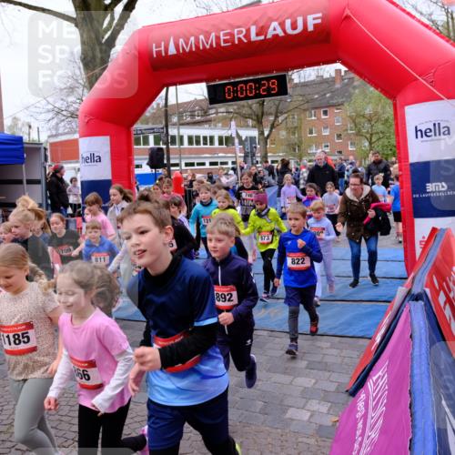 19.04.2026 - Hammer Lauf Tim E. http://msf.ph/oto/9525586 19.04.2026 09:20:57 Ziel 363, 560, 746, 780, 811, 821, 822, 824, 829, 839, 851, 866, 870, 873, 880, 958, 1019, 1054, 1090, 1095, 1113, 1185, 1193, 1194, 1232, 1233, 1248, 1284, 1285, 1286, 1308, 1312, 1313, 1324, 1363, 1381, 1427, 1430, 1441, 1512, 1557, 1562, 1653, 1709, 1753, 1835, 1861, 1881, 1885, 1892 meine-sportfotos.de