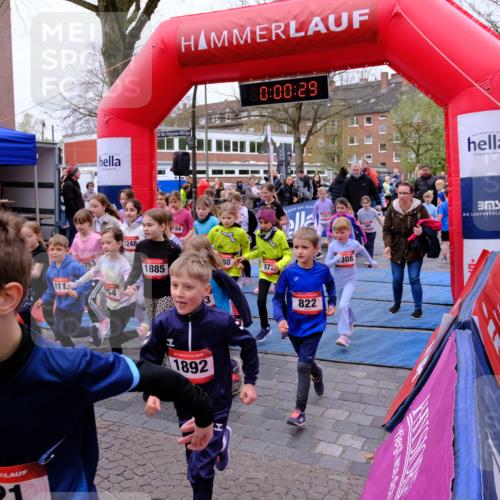 19.04.2026 - Hammer Lauf Tim E. http://msf.ph/oto/9525589 19.04.2026 09:20:57 Ziel 363, 560, 746, 780, 811, 821, 822, 824, 829, 839, 851, 866, 870, 873, 880, 958, 1019, 1054, 1090, 1095, 1113, 1185, 1193, 1194, 1232, 1233, 1248, 1284, 1285, 1286, 1308, 1312, 1313, 1324, 1363, 1381, 1427, 1430, 1441, 1512, 1557, 1562, 1653, 1709, 1753, 1835, 1861, 1881, 1885, 1892 meine-sportfotos.de