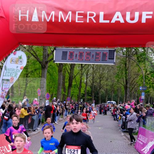 19.04.2026 - Hammer Lauf Tim E. http://msf.ph/oto/9526124 19.04.2026 09:27:06 Ziel 379, 447, 456, 595, 769, 927, 1172, 1272, 1412, 1461, 1521, 1523, 1530, 1756, 1805, 1810 meine-sportfotos.de