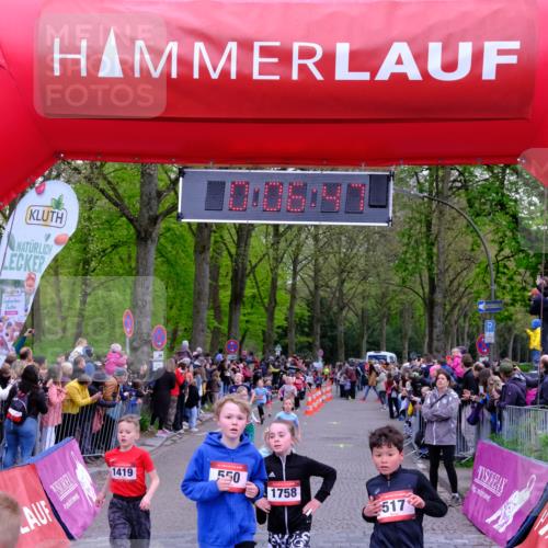 19.04.2026 - Hammer Lauf Tim E. http://msf.ph/oto/9526157 19.04.2026 09:27:15 Ziel 456, 517, 550, 1172, 1195, 1365, 1412, 1419, 1433, 1443, 1480, 1548, 1600, 1662, 1668, 1758 meine-sportfotos.de
