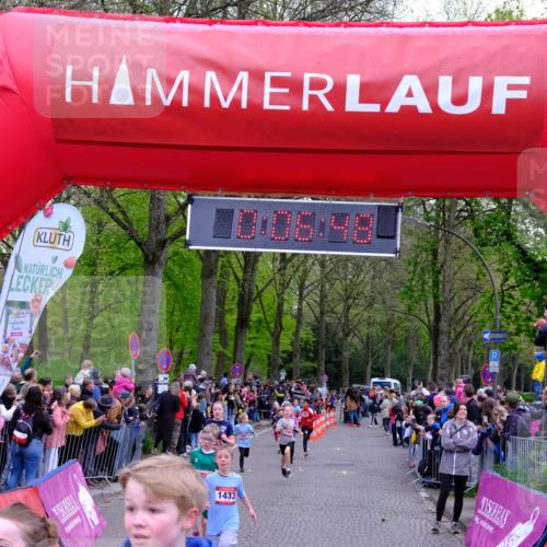 19.04.2026 - Hammer Lauf Tim E. http://msf.ph/oto/9526167 19.04.2026 09:27:17 Ziel 517, 550, 1060, 1195, 1221, 1240, 1365, 1419, 1433, 1443, 1480, 1507, 1548, 1600, 1662, 1668, 1758 meine-sportfotos.de