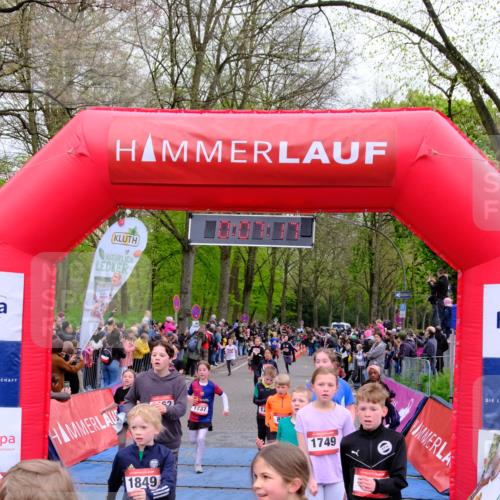 19.04.2026 - Hammer Lauf Tim E. http://msf.ph/oto/9526249 19.04.2026 09:27:46 Ziel 363, 788, 789, 816, 818, 874, 1014, 1080, 1098, 1193, 1287, 1384, 1415, 1453, 1462, 1520, 1541, 1543, 1657, 1659, 1706, 1707, 1737, 1807, 1814, 1849 meine-sportfotos.de
