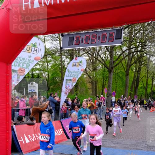 19.04.2026 - Hammer Lauf Tim E. http://msf.ph/oto/9526555 19.04.2026 09:29:31 Ziel 547, 706, 824, 852, 866, 1020, 1120, 1185, 1235, 1248, 1399, 1441, 1487, 1496, 1505, 1650 meine-sportfotos.de