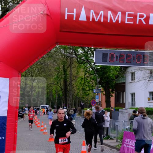 19.04.2026 - Hammer Lauf Tim E. http://msf.ph/oto/9528575 19.04.2026 10:07:12 Ziel 164, 215, 234, 344, 352, 551, 755, 781, 1133, 1279, 1290, 1329, 1608, 1640, 1732, 1828 meine-sportfotos.de