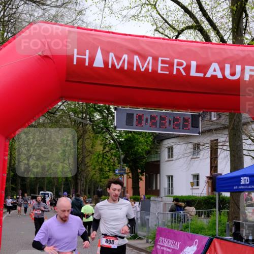 19.04.2026 - Hammer Lauf Tim E. http://msf.ph/oto/9528859 19.04.2026 10:08:32 Ziel 199, 243, 275, 317, 876, 898, 916, 963, 1926 meine-sportfotos.de