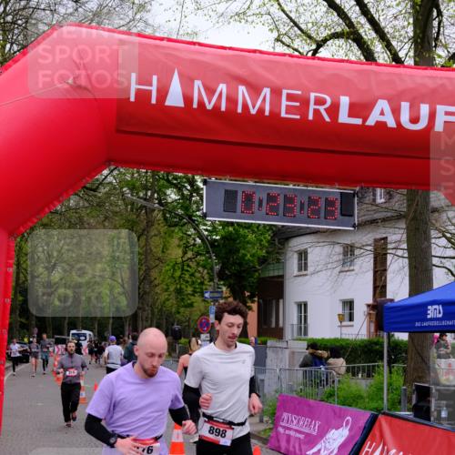 19.04.2026 - Hammer Lauf Tim E. http://msf.ph/oto/9528862 19.04.2026 10:08:32 Ziel 199, 243, 275, 317, 876, 898, 916, 963, 1926 meine-sportfotos.de