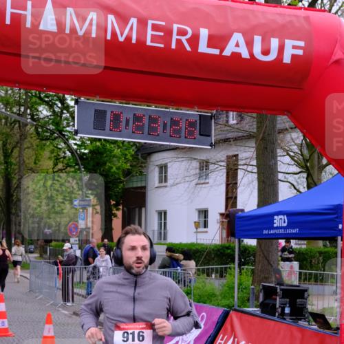 19.04.2026 - Hammer Lauf Tim E. http://msf.ph/oto/9528881 19.04.2026 10:08:35 Ziel 735, 876, 898, 916, 1026, 1917 meine-sportfotos.de