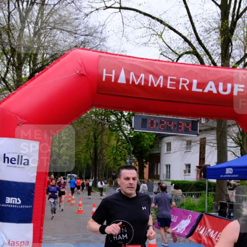 19.04.2026 - Hammer Lauf Tim E. http://msf.ph/oto/9529047 19.04.2026 10:09:43 Ziel 105, 107, 222, 400, 799, 863, 888, 909, 910, 1000, 1001, 1142, 1145, 1210, 1211, 1246, 1262, 1266, 1304, 1800 meine-sportfotos.de