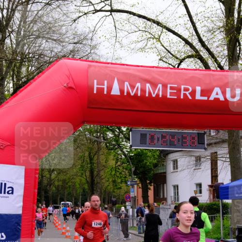 19.04.2026 - Hammer Lauf Tim E. http://msf.ph/oto/9529068 19.04.2026 10:09:47 Ziel 107, 222, 400, 871, 879, 888, 909, 910, 1142, 1210, 1211, 1246, 1304, 1692, 1800 meine-sportfotos.de
