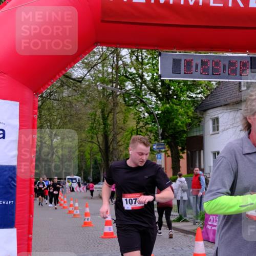 19.04.2026 - Hammer Lauf Tim E. http://msf.ph/oto/9529826 19.04.2026 10:14:36 Ziel 219, 220, 260, 611, 612, 715, 1075, 1091, 1638, 1760 meine-sportfotos.de