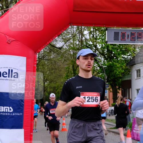 19.04.2026 - Hammer Lauf Tim E. http://msf.ph/oto/9529939 19.04.2026 10:15:01 Ziel 114, 254, 422, 600, 628, 777, 778, 808, 941, 1157, 1279, 1290, 1329, 1691, 1721 meine-sportfotos.de