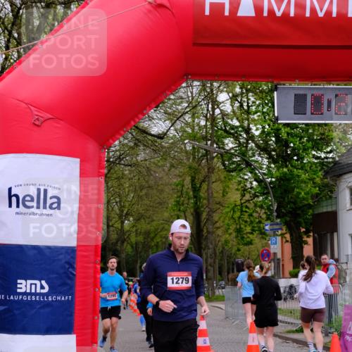 19.04.2026 - Hammer Lauf Tim E. http://msf.ph/oto/9529945 19.04.2026 10:15:02 Ziel 114, 254, 422, 424, 600, 628, 777, 778, 808, 941, 1157, 1279, 1290, 1329, 1721 meine-sportfotos.de