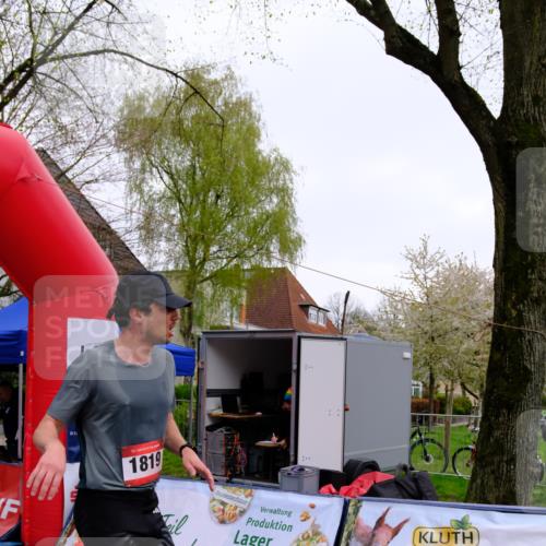 19.04.2026 - Hammer Lauf Tim E. http://msf.ph/oto/9530625 19.04.2026 10:18:53 Ziel 1011, 1046, 1114, 1561, 1819, 1850 meine-sportfotos.de