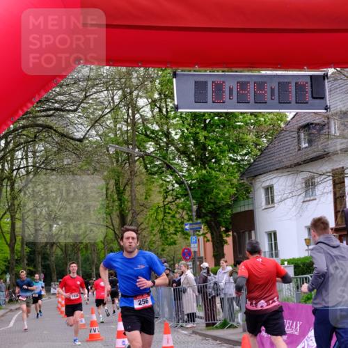 19.04.2026 - Hammer Lauf Tim E. http://msf.ph/oto/9531707 19.04.2026 10:29:25 Ziel 166, 256, 293, 428, 1002, 1028, 1762, 1776, 1866 meine-sportfotos.de