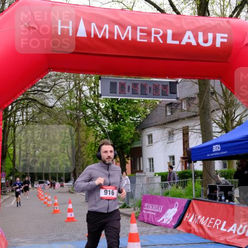 19.04.2026 - Hammer Lauf Tim E. http://msf.ph/oto/9532067 19.04.2026 10:32:12 Ziel 399, 916, 996 meine-sportfotos.de