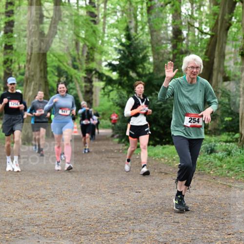 19.04.2026 - Hammer Lauf Dr. Thomas Lammeyer http://msf.ph/oto/9532671 19.04.2026 10:11:52 Laufen 1256, 941, 254 meine-sportfotos.de